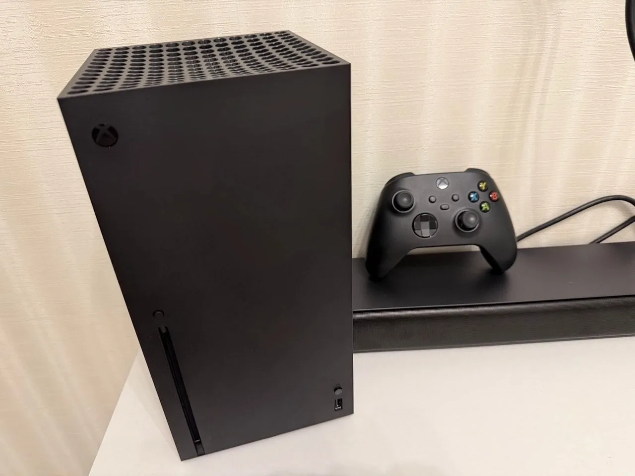 Продам Microsoft Xbox Series X 1ТБ -идеальное состояние