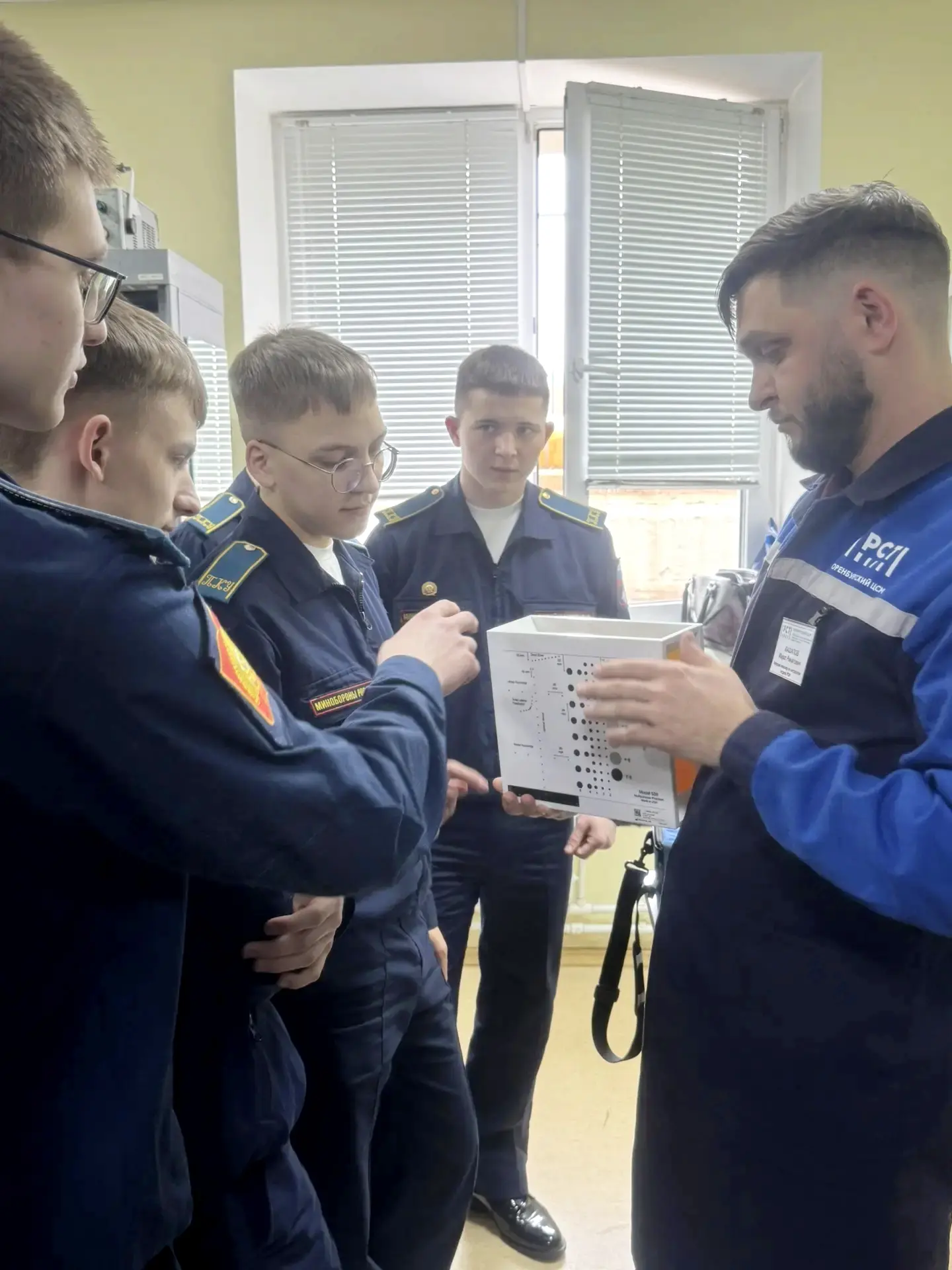 Эталоны, дефектоскопы и энцефалографы: президентские кадеты в Центре стандартизации.  В ФБУ "Оренбур