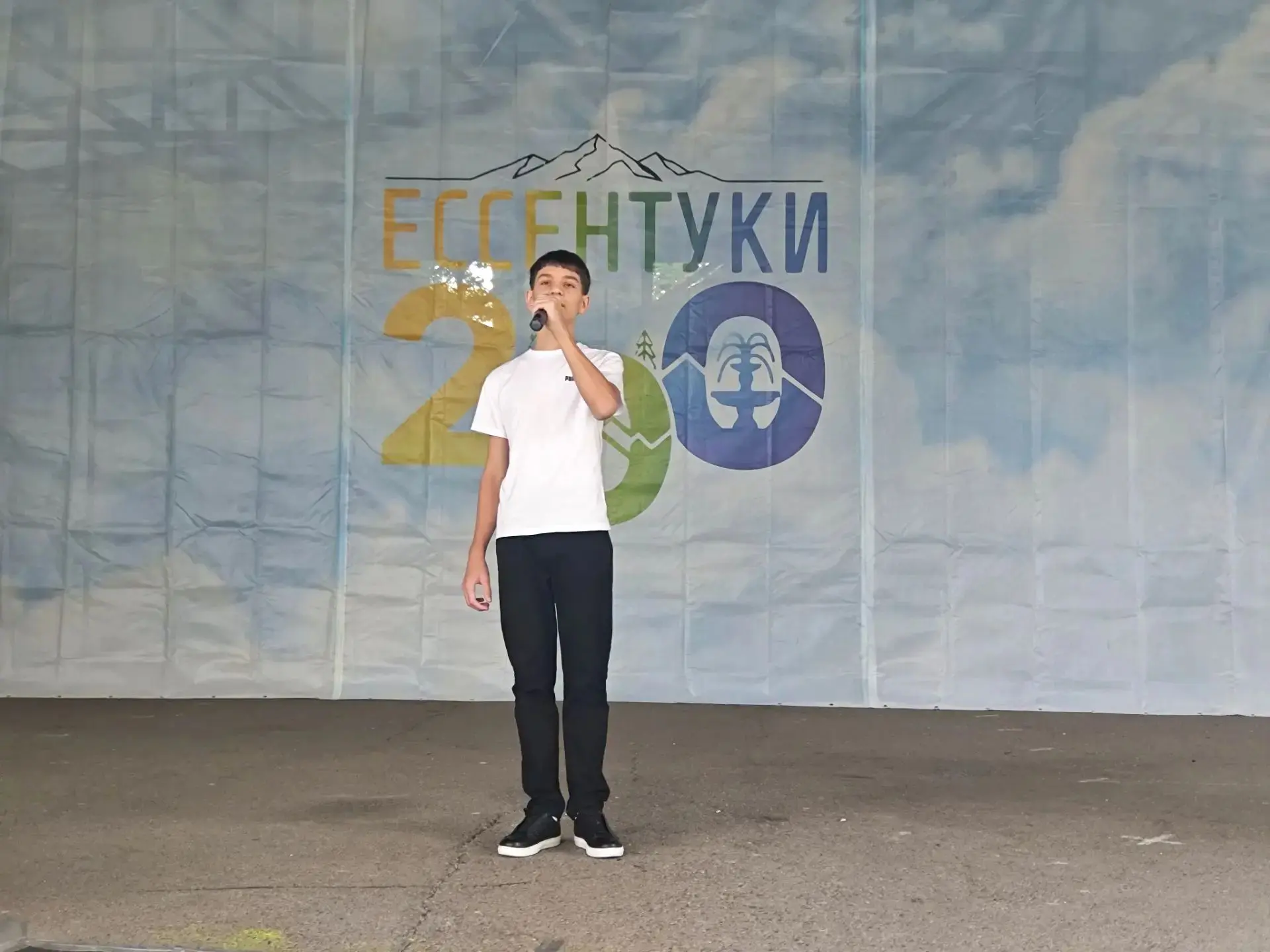 Сегодня на Городском озере стартовал Кубок главы по боксу и ММА — и начался он по-настоящему праздни