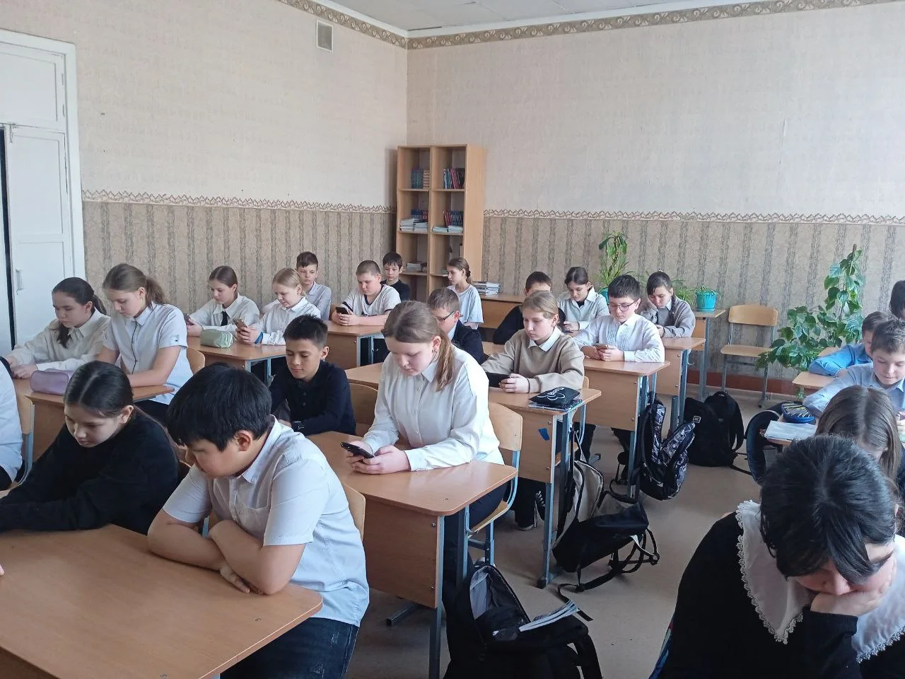 👮‍♂️⚠ Сегодня ребята приняли участие  в  онлайн-уроке с ГБУДО "Областной центр дополнительного образ