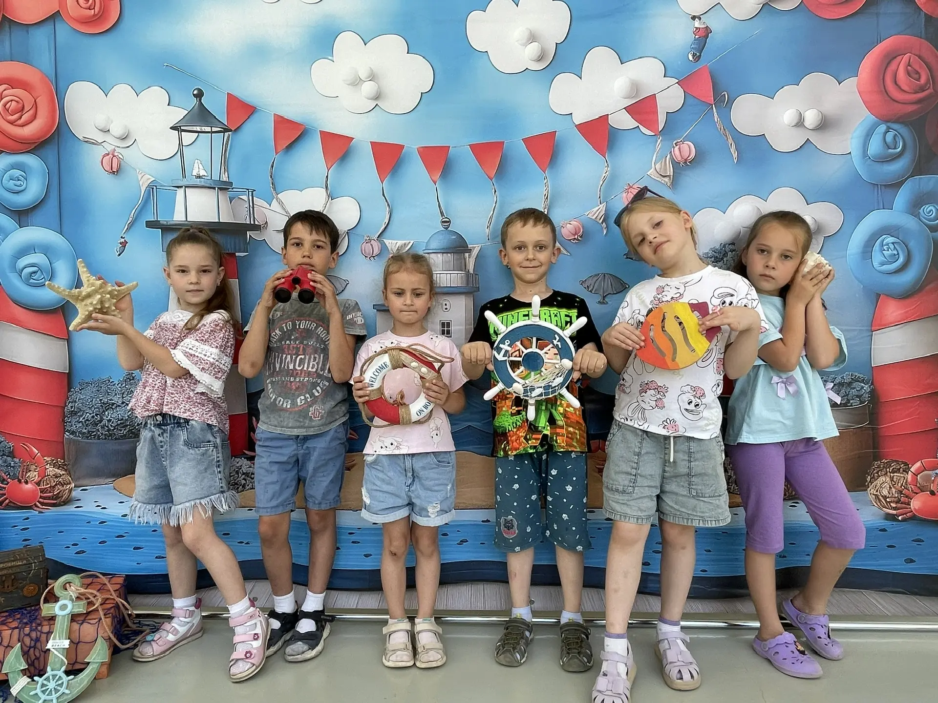 Друзья, внимание! 
📢 У нас отличная новость!

В нашем саду появилась новая фотозона, и мы уже в вос