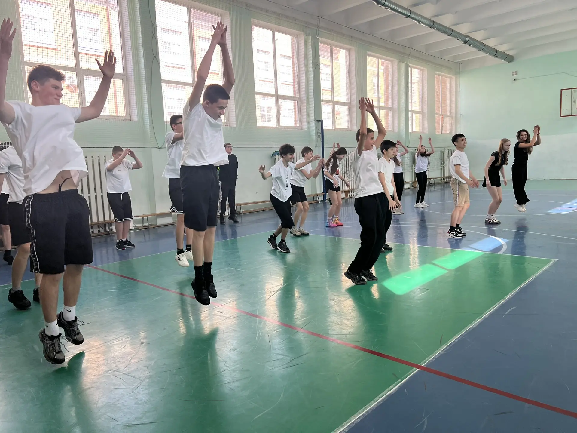 🇷🇺Зарядка с героем!💪  🍀✅Прошла «Зарядка с героем» в рамках акции  «Неделя здоровья школьников Кубани