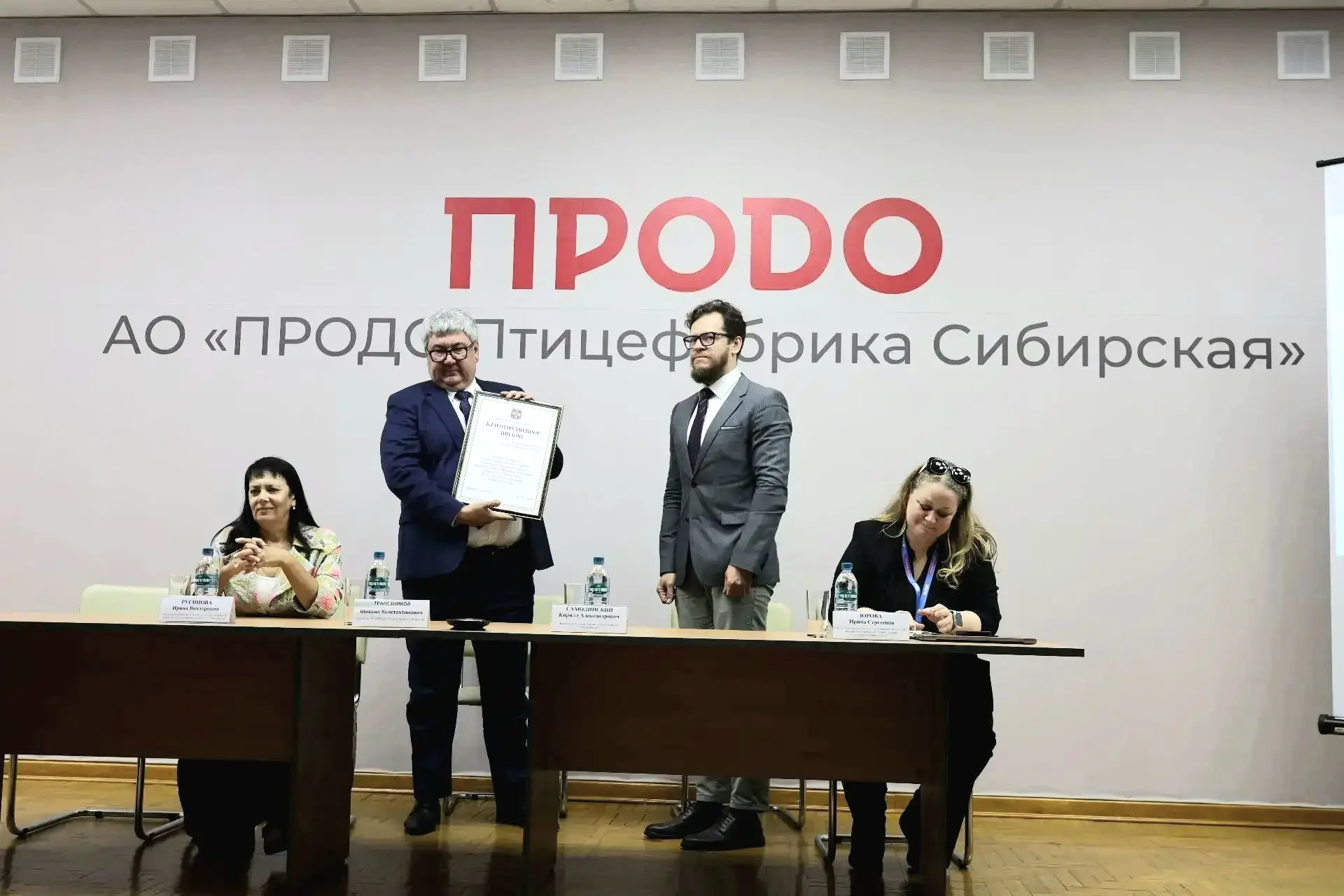 🐔⚙️ Минус минута – плюс миллионы: омский производитель мяса птицы наращивает выпуск