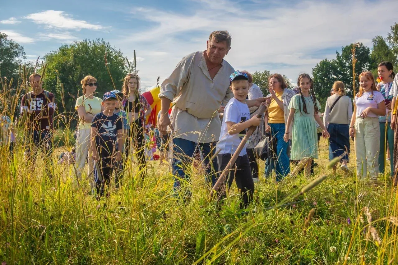 🌾 Фестиваль народной культуры «Сенокос в Муранове» приглашает гостей