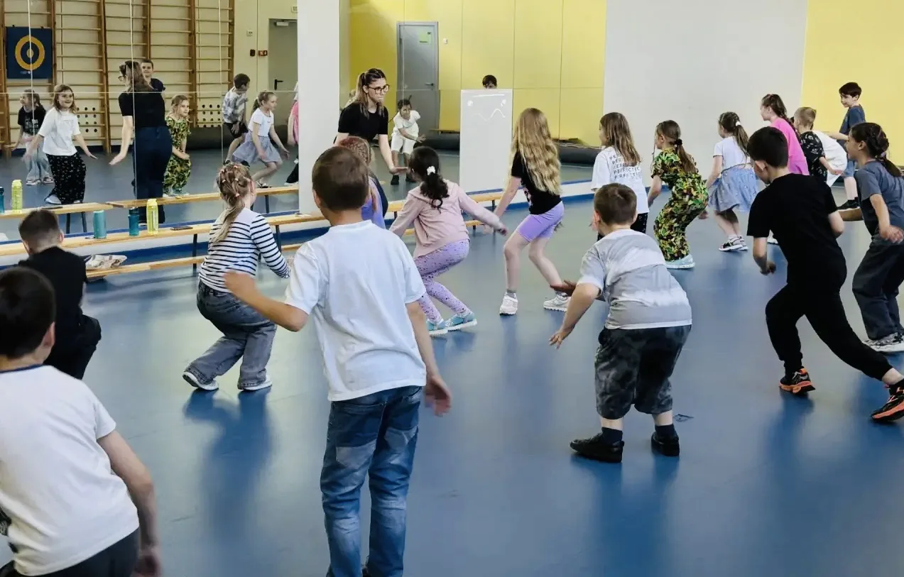 🪩В рамках антинаркотического месячника в нашем школьном лагере прошёл флешмоб «Будь зд...