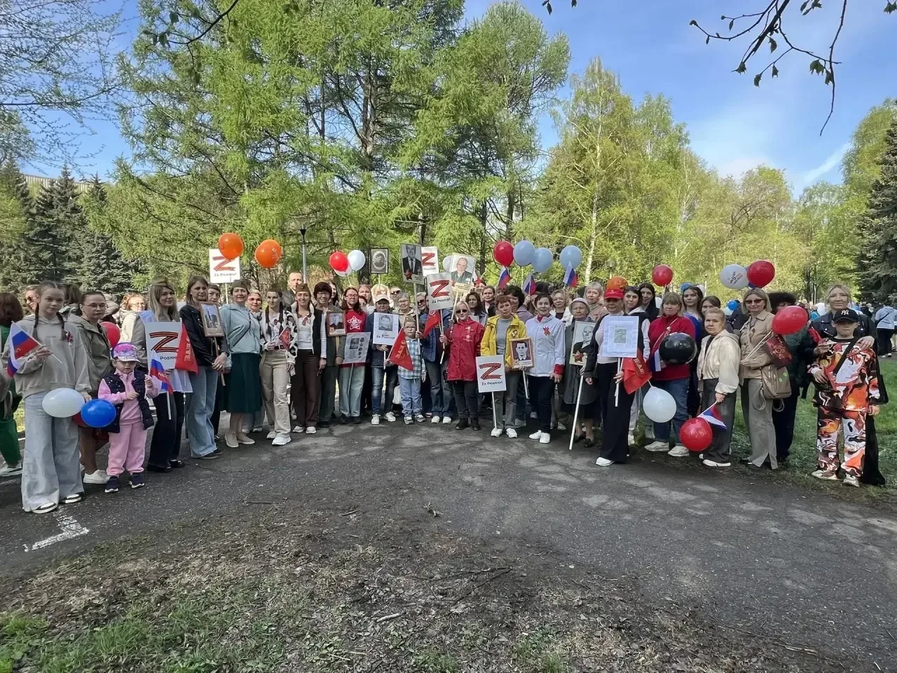 🇷🇺 Бессмертный полк МБОУ СОШ №13: 81 год подвига, который мы помним сердцем! 9 Мая в  этот знаменате