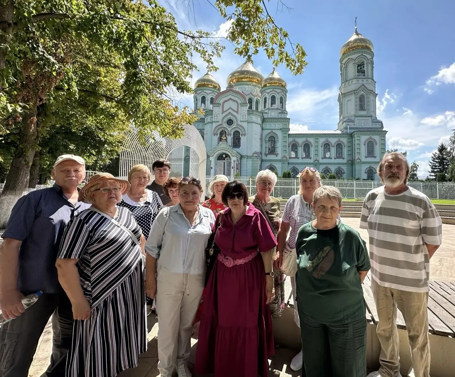 Путешествие во времени: как пенсионеры Мостовского района провели день в Курганинске 🚌✨