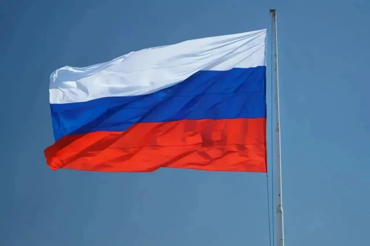 🇷🇺 Елена Сулягина поздравила с Днем Государственного флага Российской Федерации