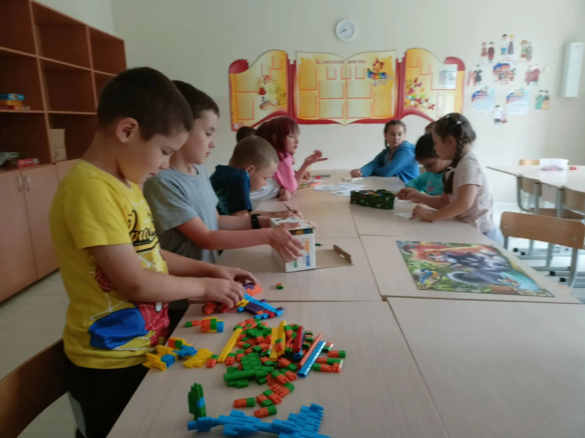 Пришкольный лагерь. День пятнадцатый.

Сегодня День крокодила.
Вспомнили, какие бывают крокодилы, уз