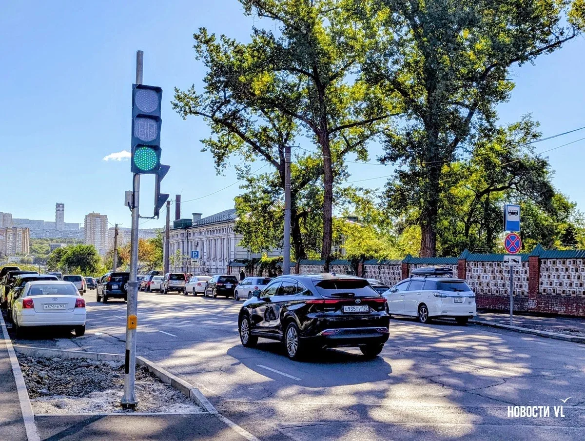 🚦Во Владивостоке между «Гайдамаком» и «Луговой» около госпиталя ТОФ заработал новый св...
