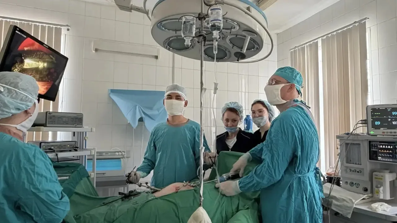 Современная хирургия в Зеленодольске: лечение грыж передней брюшной стенки без больших разрезов

В З