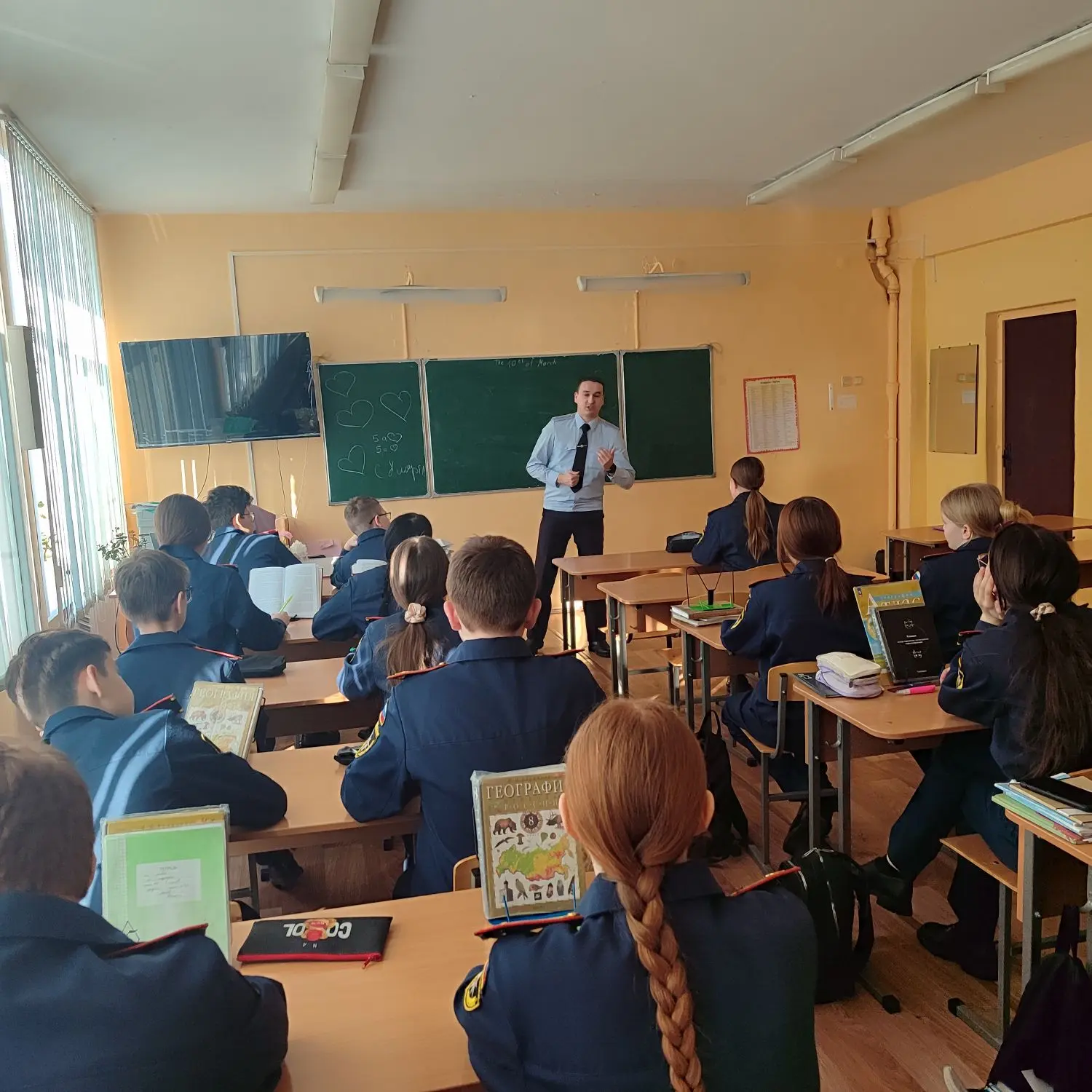 📌 Безопасность на дорогах — дело каждого!  Наша школа активно участвует в мероприятиях, направленных