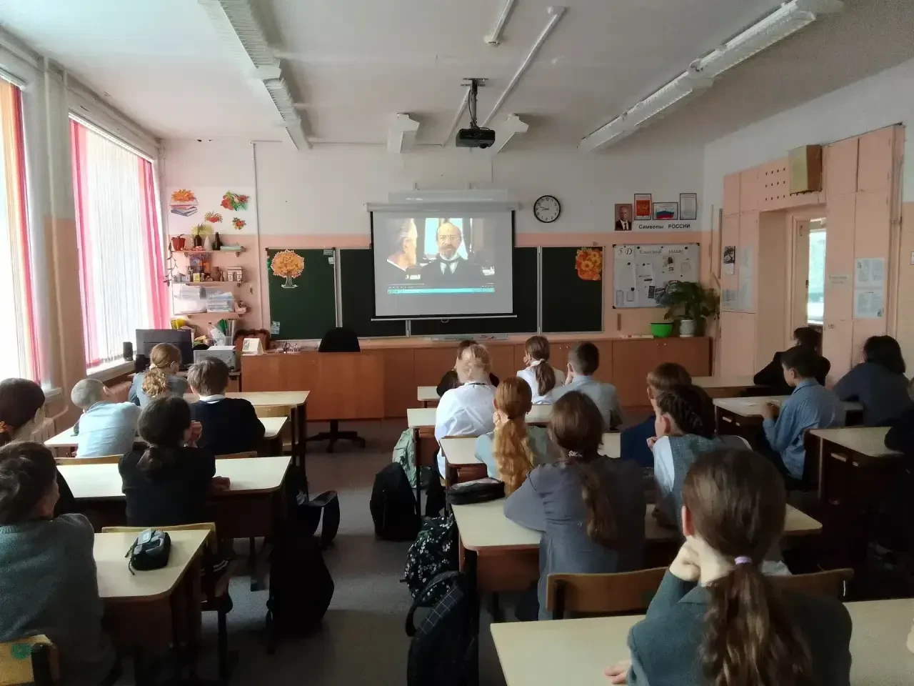 📚 В школах Поморья стартовал обновленный курс «Разговоры о важном»