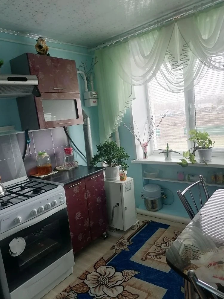 Продаётся 2-х комнатная квартира в селе Максютово Кугарчинский р-н, светлая тёплая хороший ремонт бе