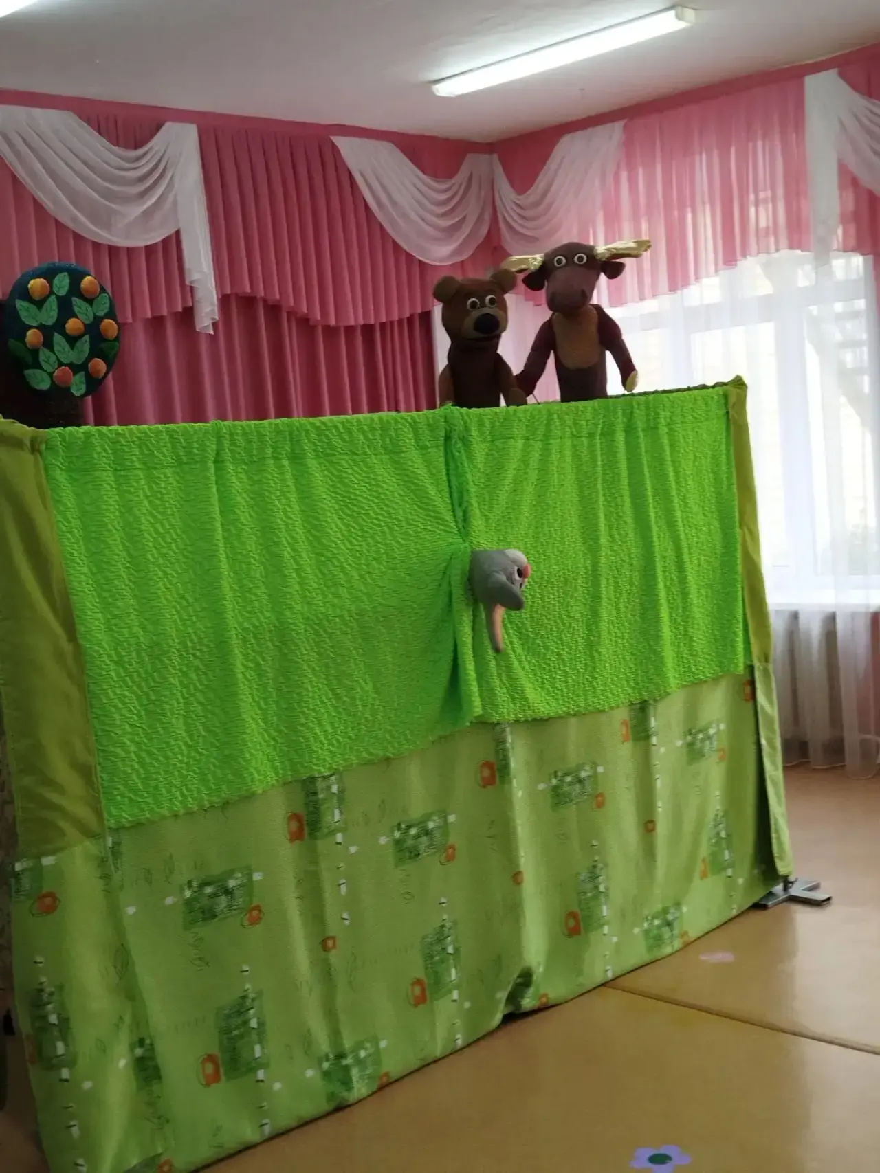 🎉 Сегодня был особенный день — мы побывали на спектакле «Чистый лес»! 🎉

Это не просто театральная