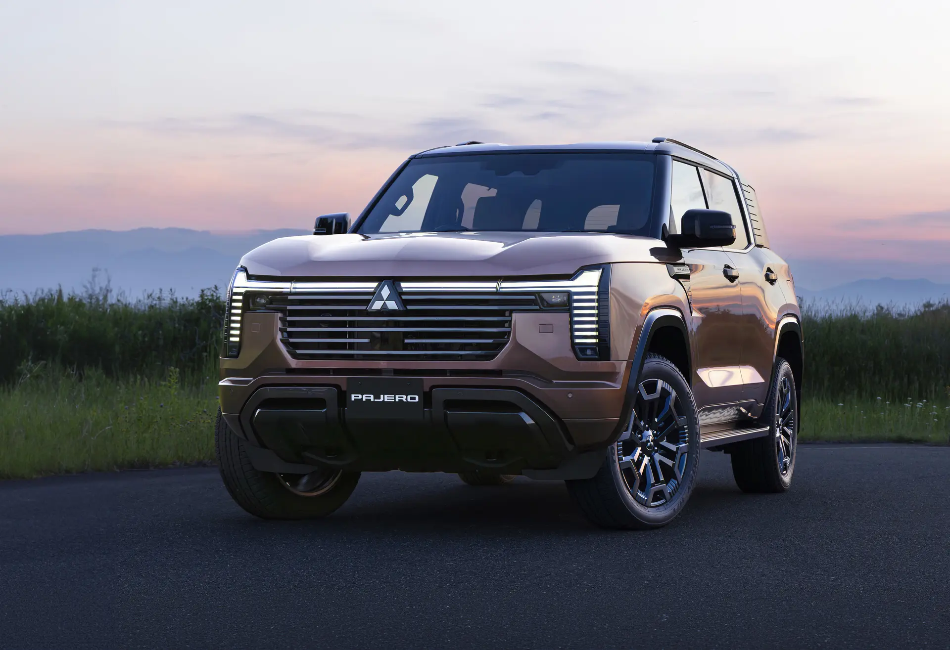 🚗 Полностью новый Mitsubishi Pajero: главное