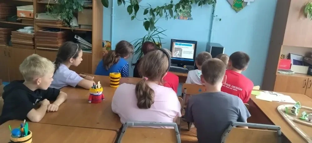 Участие учащихся объединения "Мастера и мастерицы" пришкольного лагеря "Радуга" во Всероссийской акц