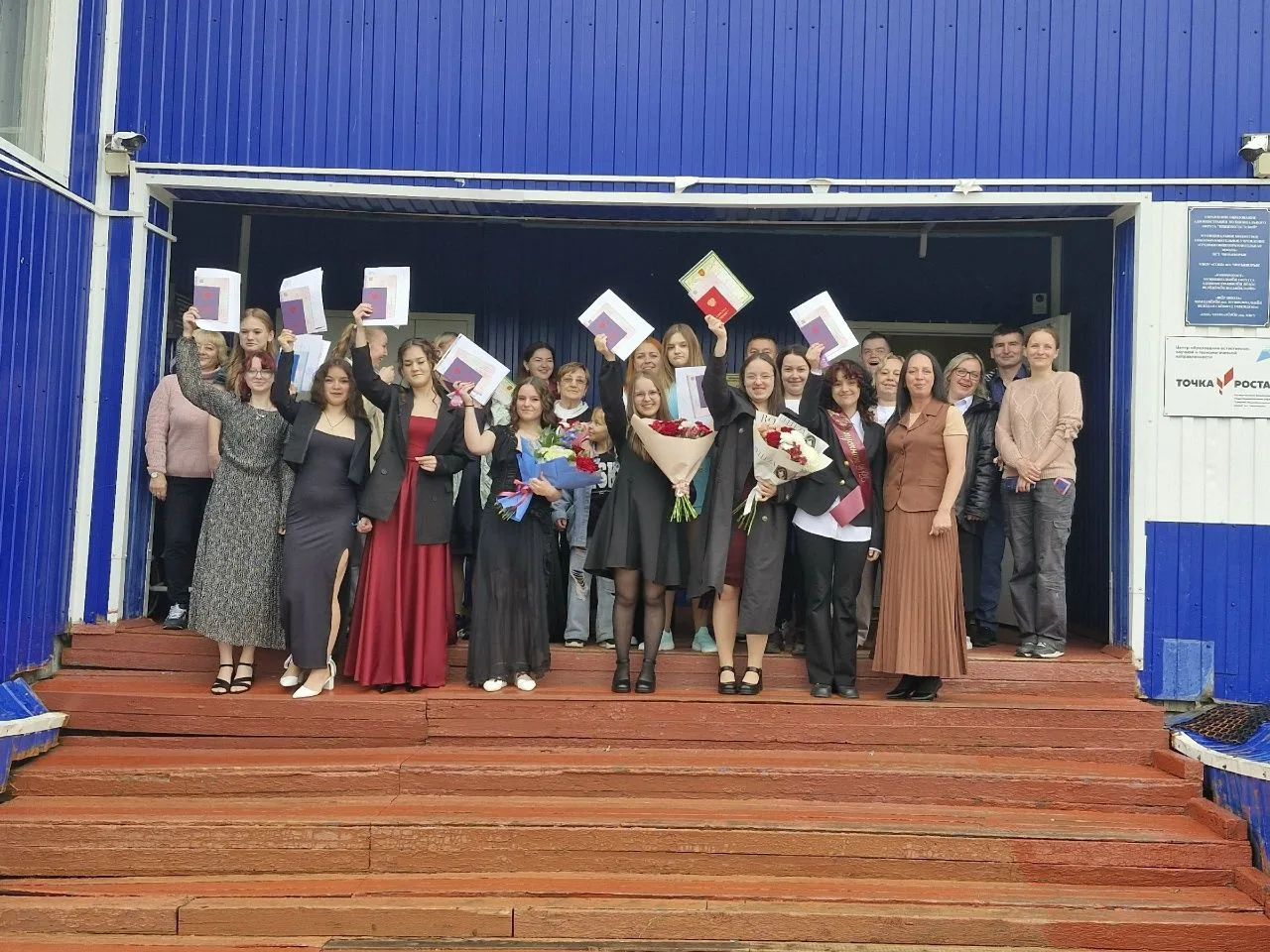 Финал школьного пути пройден! Поздравляем выпускников МБОУ "СОШ" пст.Чиньяворык