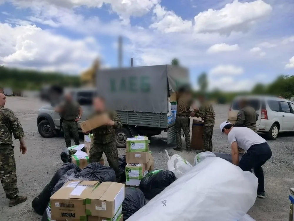 Друзья! 48-й гуманитарный конвой успешно доставлен нашим бойцам. За этой цифрой — сотни...