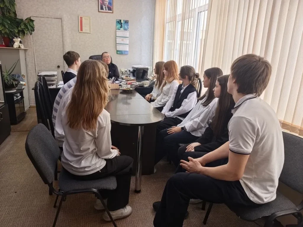 ❗️Самоуправление в действии  Сегодня состоялась важная встреча Совета обучающихся с директором школы