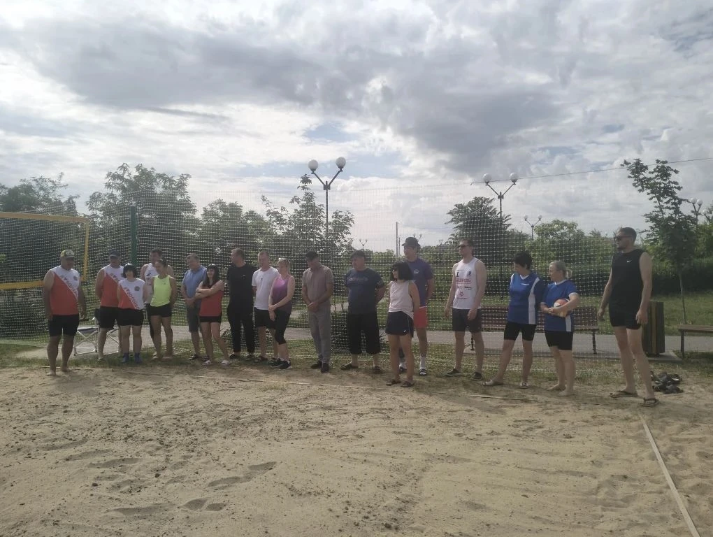 ⚽12 июня в п. Привольный прошли соревнования по пляжному волейболу (возрастная категория 40+) в рамк