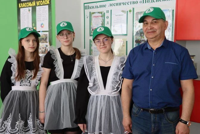 Единственное в Марьяновском районе школьное лесничество создано в Степнинской школе