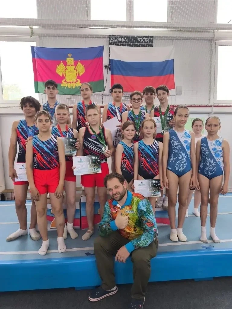 Первенство по прыжкам на ДМТ в Приморско-Ахтарском округе: триумф наших спортсменов!
