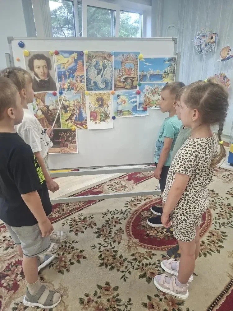 📚День русского языка и Пушкинский день неразрывно связаны и отмечаются 6 июня. 

Они символизируют 