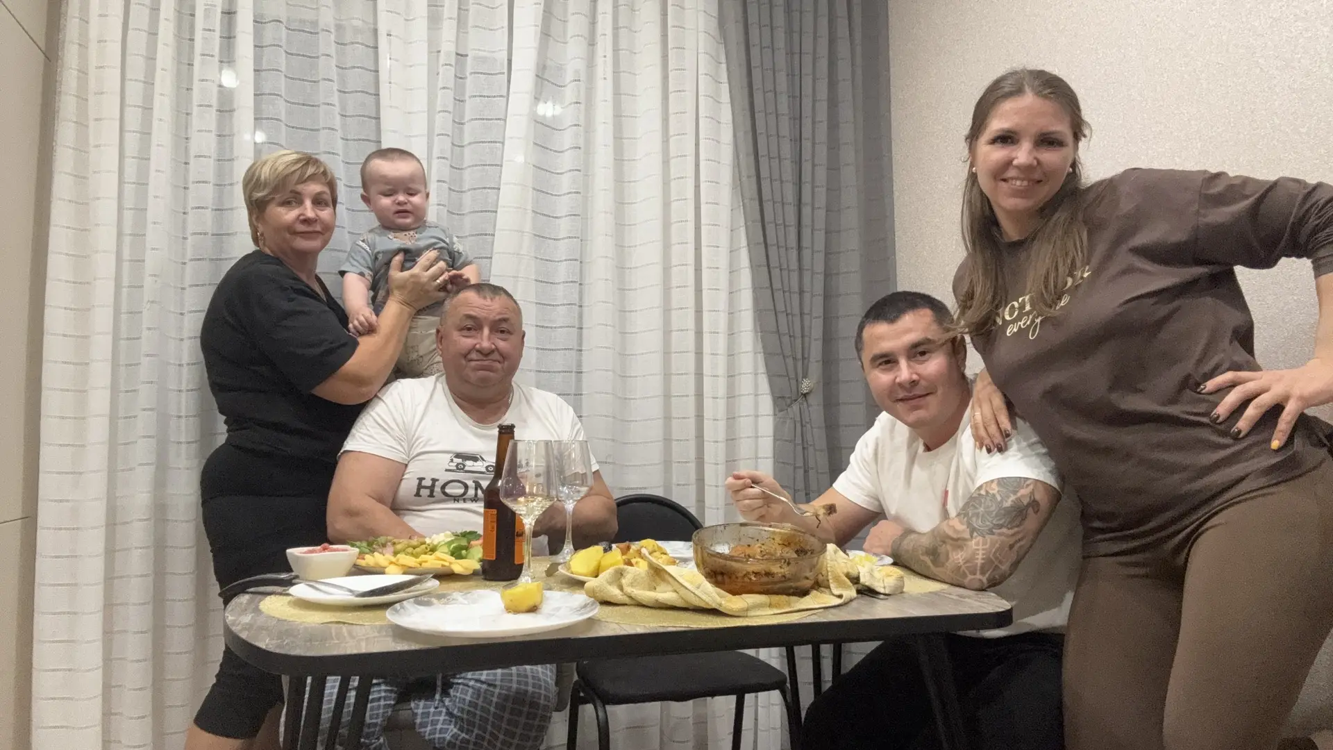Как же хорошо дома…. Но только вещи разбирать не хочется)))