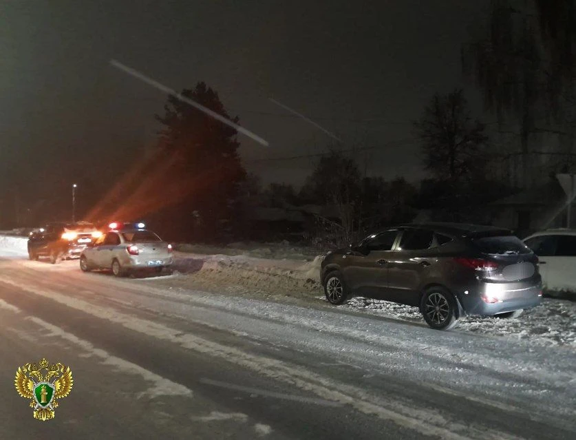 За покушение на дачу взятки сотруднику ГИБДД осужден житель Заволжска
 
Прокуратура Заволжского райо