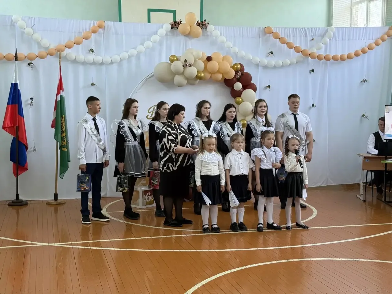 🔔 Последний звонок в Ключевской школе: шаг во взрослую жизнь.