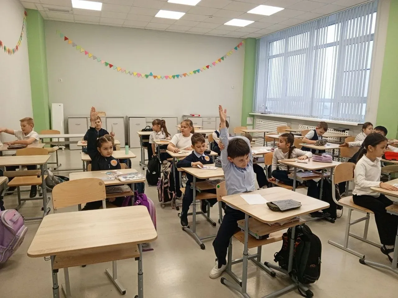 📣 Месячник правовых знаний: старшие ученики делятся знаниями с младшими!   В рамках месячника правов