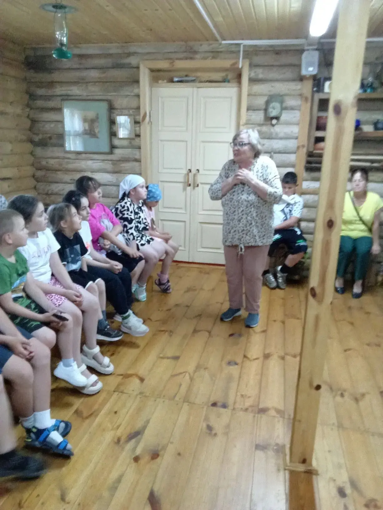 УРА! КАНИКУЛЫ! 💥

🌈Воспитанники пришкольного лагеря "Радуга" посетили Ильинский литературно-краеве