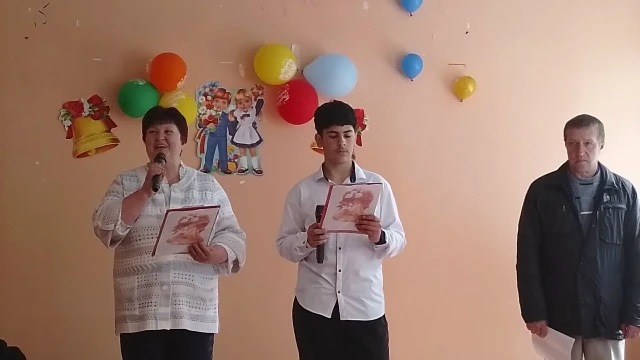 🎈Сегодня в нашей школе прошла торжественная линейка, посвящённая окончанию 2025–2026 у...