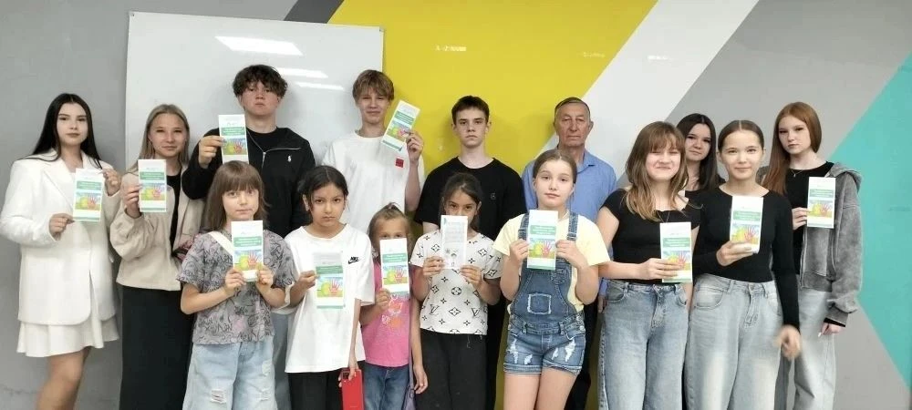2 июня в рамках антинаркотического месячника провели уличную акцию «Жизнь без наркотиков».