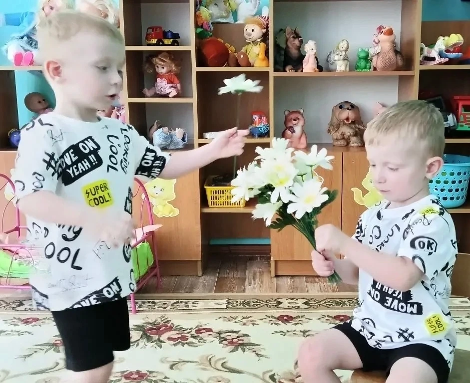 🇷🇺Накануне дня России в 1 - й младшей группе, дети получили первичное представление о...