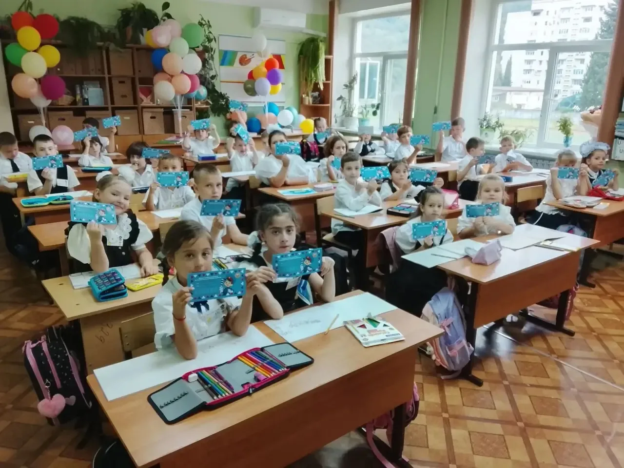 В 1Б классе прошла познавательная беседа по правилам дорожного движения под руководство...