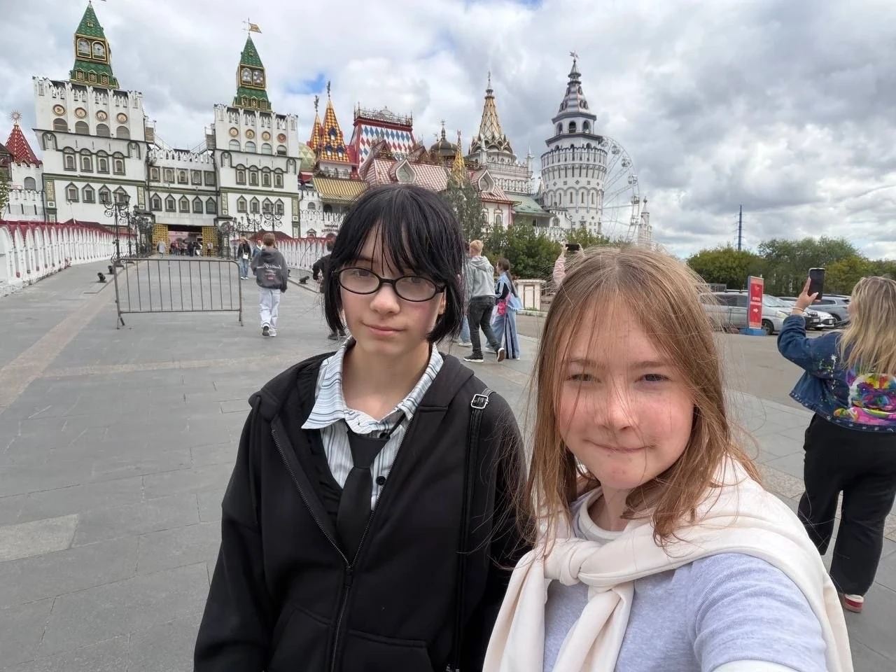 Небольшой привет из Москвы от наших Алисы и Ярославы! ❤️