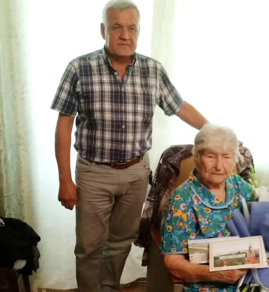 В КАМЕНСКЕ ПОЗДРАВИЛИ С ДНЕМ РОЖДЕНИЯ ДОЛГОЖИТЕЛЬНИЦУ, ТРУЖЕНИЦУ ТЫЛА