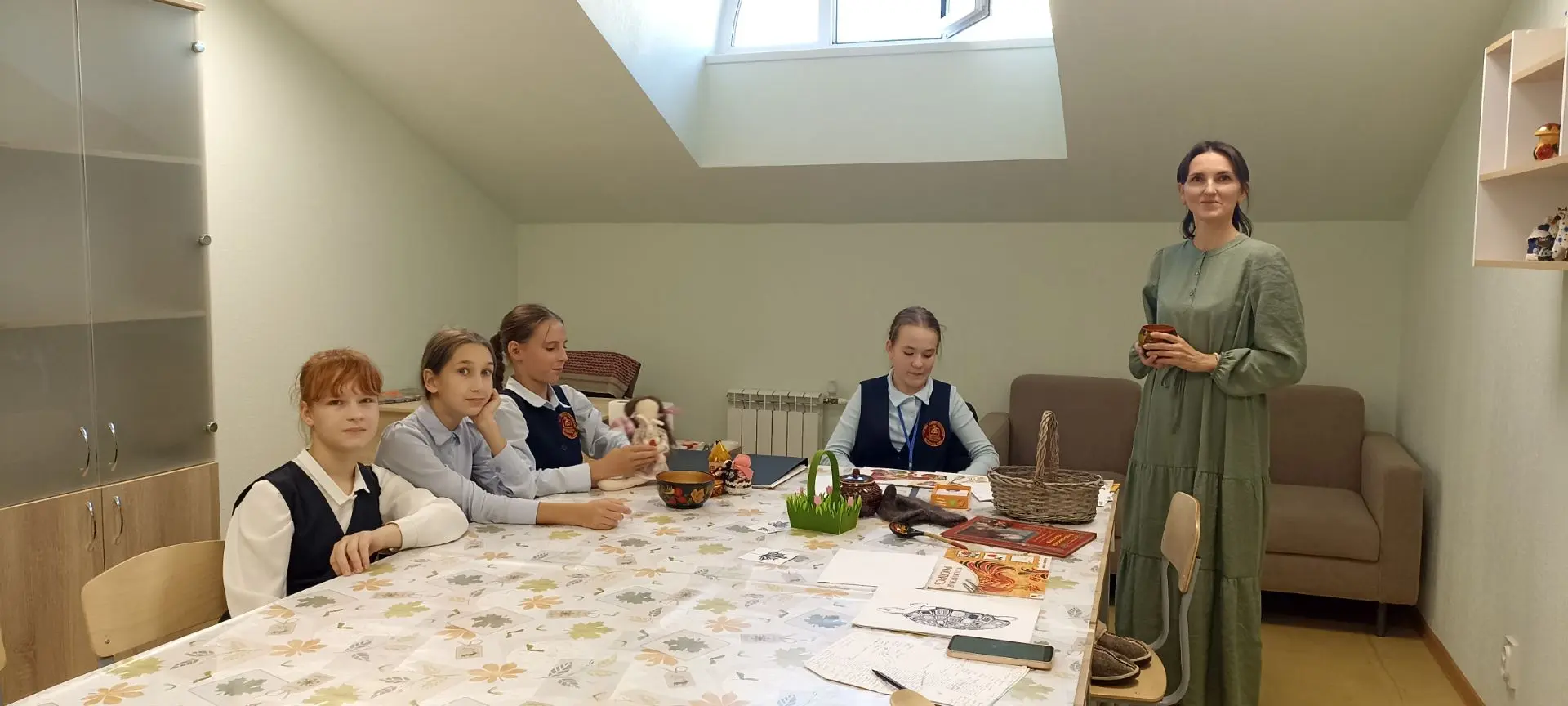 Сегодня наша творческая мастерская распахнула двери для учениц пятых классов — юных мас...
