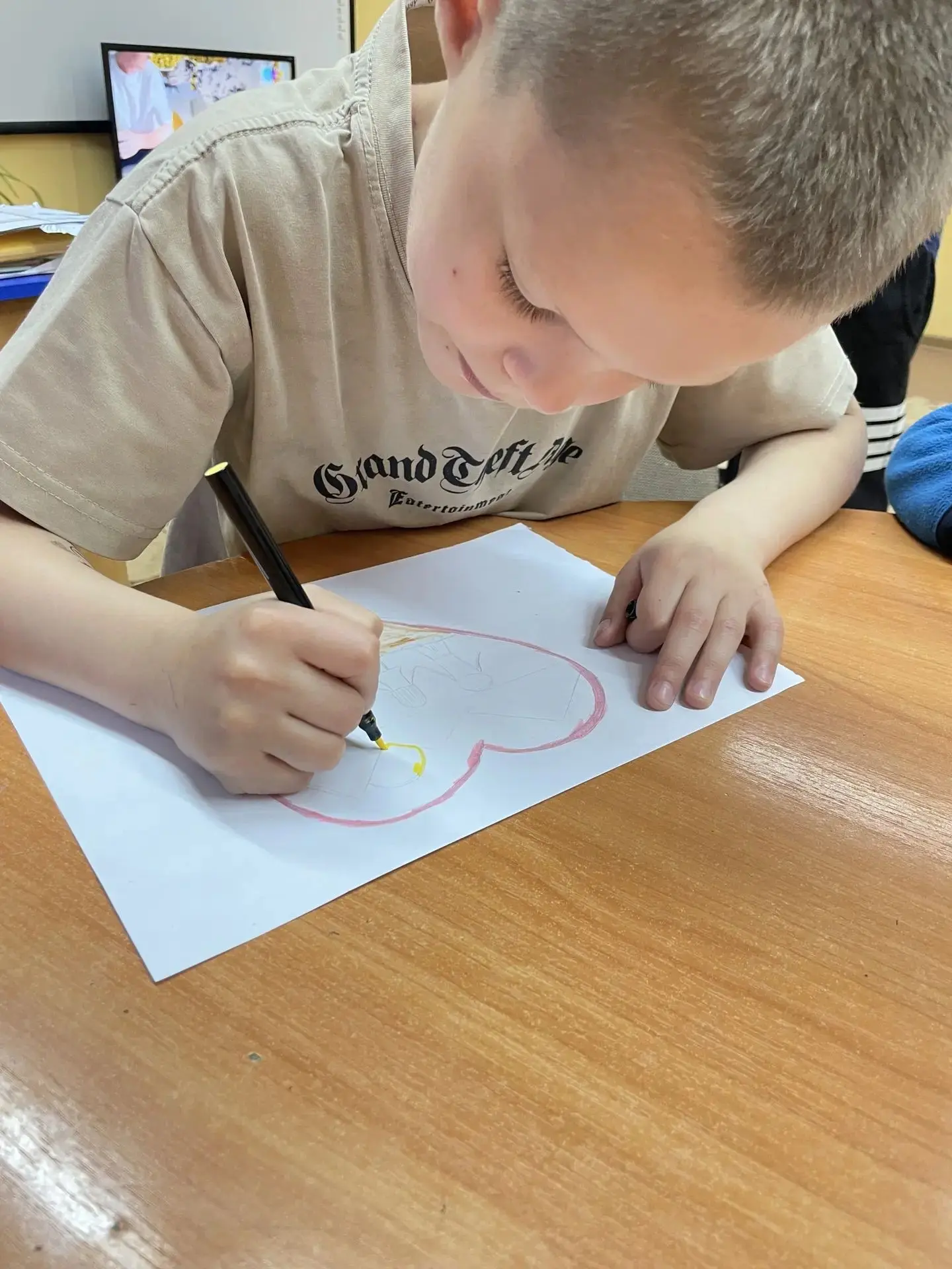 🌈✏️ Творчество в дождливую погоду: Готовимся ко Дню любви, семьи и верности!