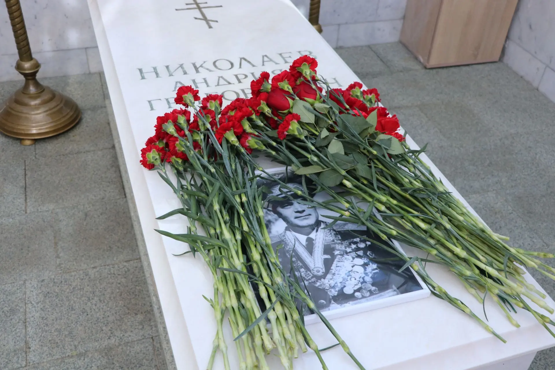 СВЕТЛАЯ ПАМЯТЬ ЧУВАШСКОМУ СОКОЛУ 🕊

22 года назад, 3 июля 2004 года в столице Чувашии - городе Чебо