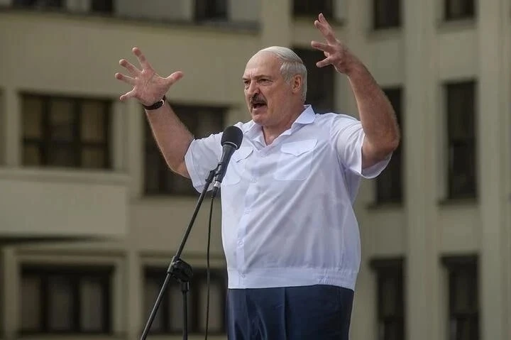 ⚡️Граница Беларуси с Украиной «пылает как никогда», её надо защищать в усиленном режиме, — Лукашенко