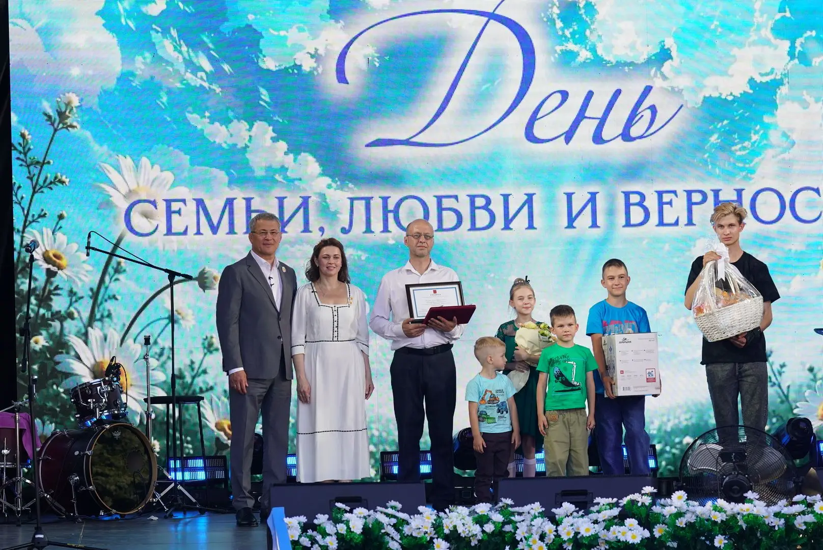Семья работника АО «Белорецкий металлургический комбинат» удостоена ордена «Родительска...