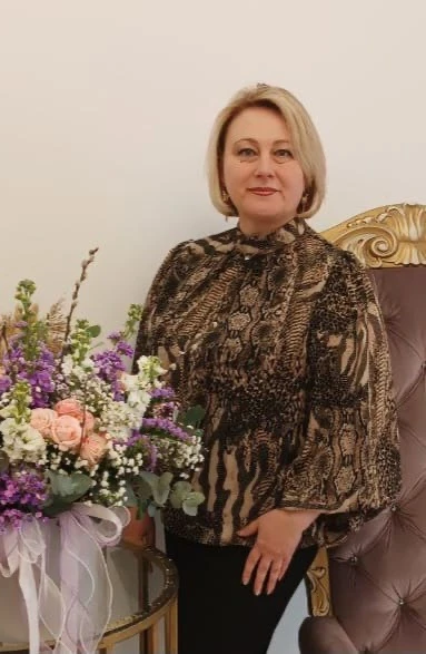 Сегодня, 15 мая, свой день рождения отмечает заместитель начальника управления образования администр