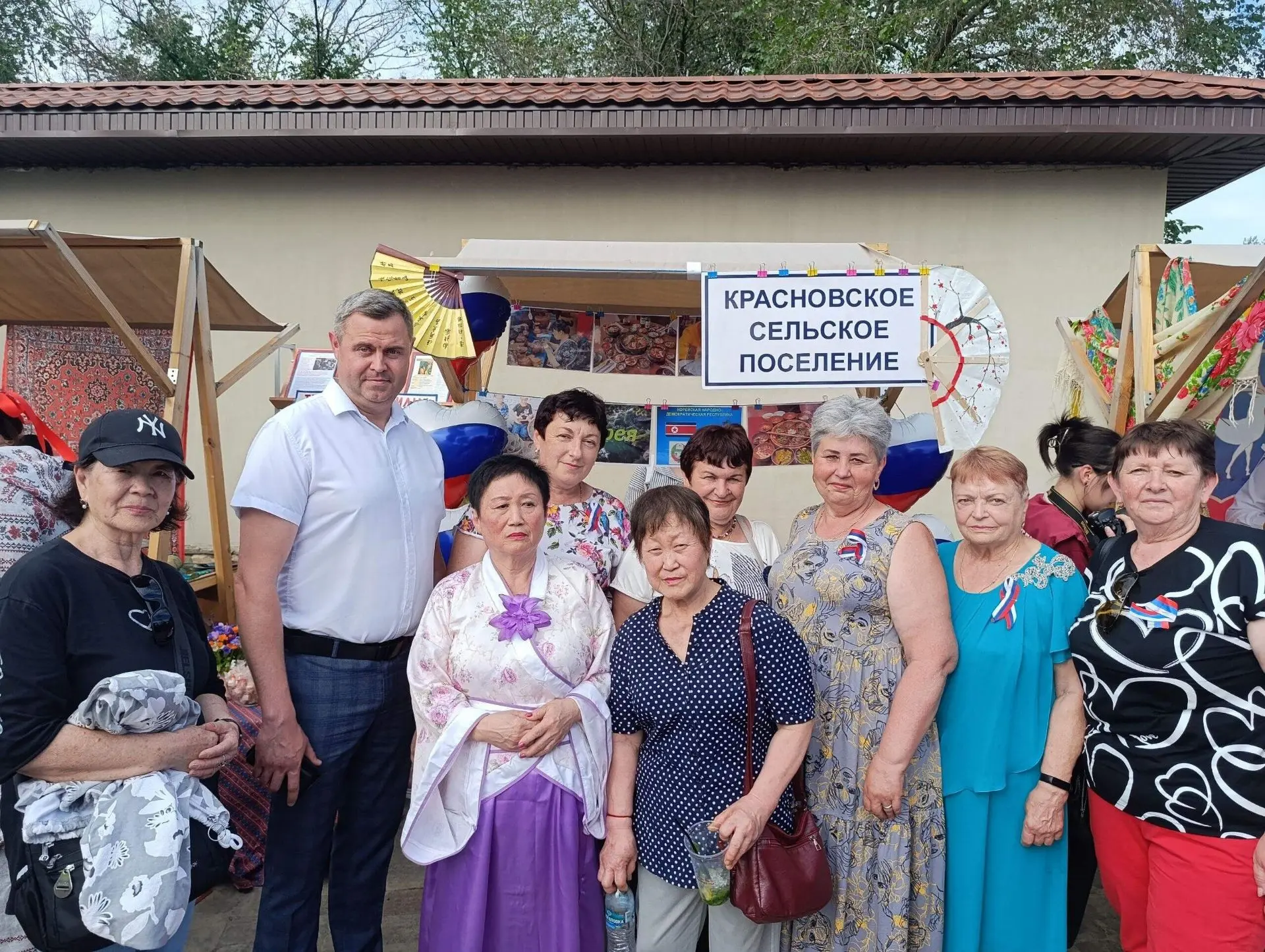 ‎12 июня Врип Главы Красновского сельского поселения П.И. Газенко, работники культуры приняли участи