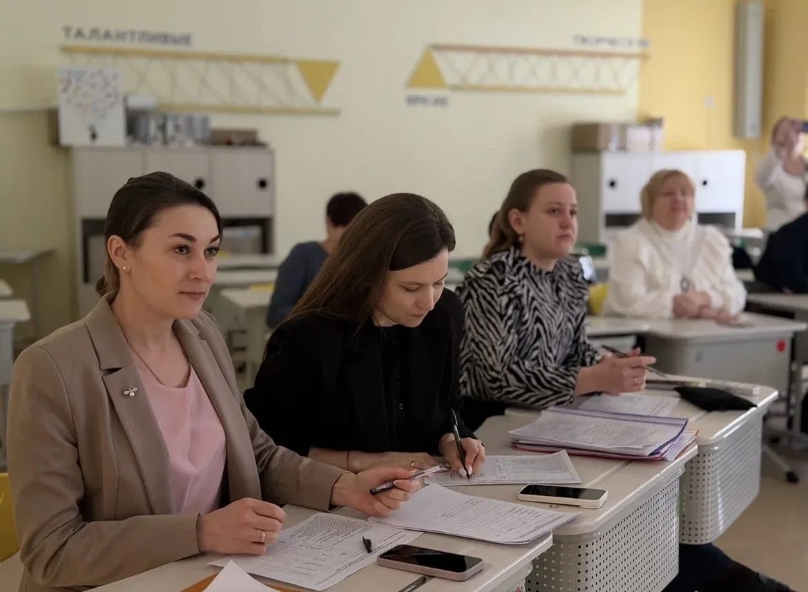 🎉 ИТОГИ ШКОЛЬНОЙ НАУЧНО-ПРАКТИЧЕСКОЙ КОНФЕРЕНЦИИ «ПЕРВЫЕ ШАГИ В НАУКУ» 🎉  В нашей школе состоялось г