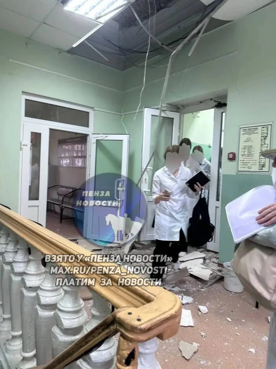 🚨 В Пензенском базовом медицинском колледже на улице Карла Маркса обрушилась часть пот...