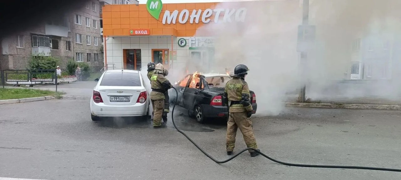 За два дня в Серове горели три машины

В последние дни июля в Серове произошло два автомобильных пож