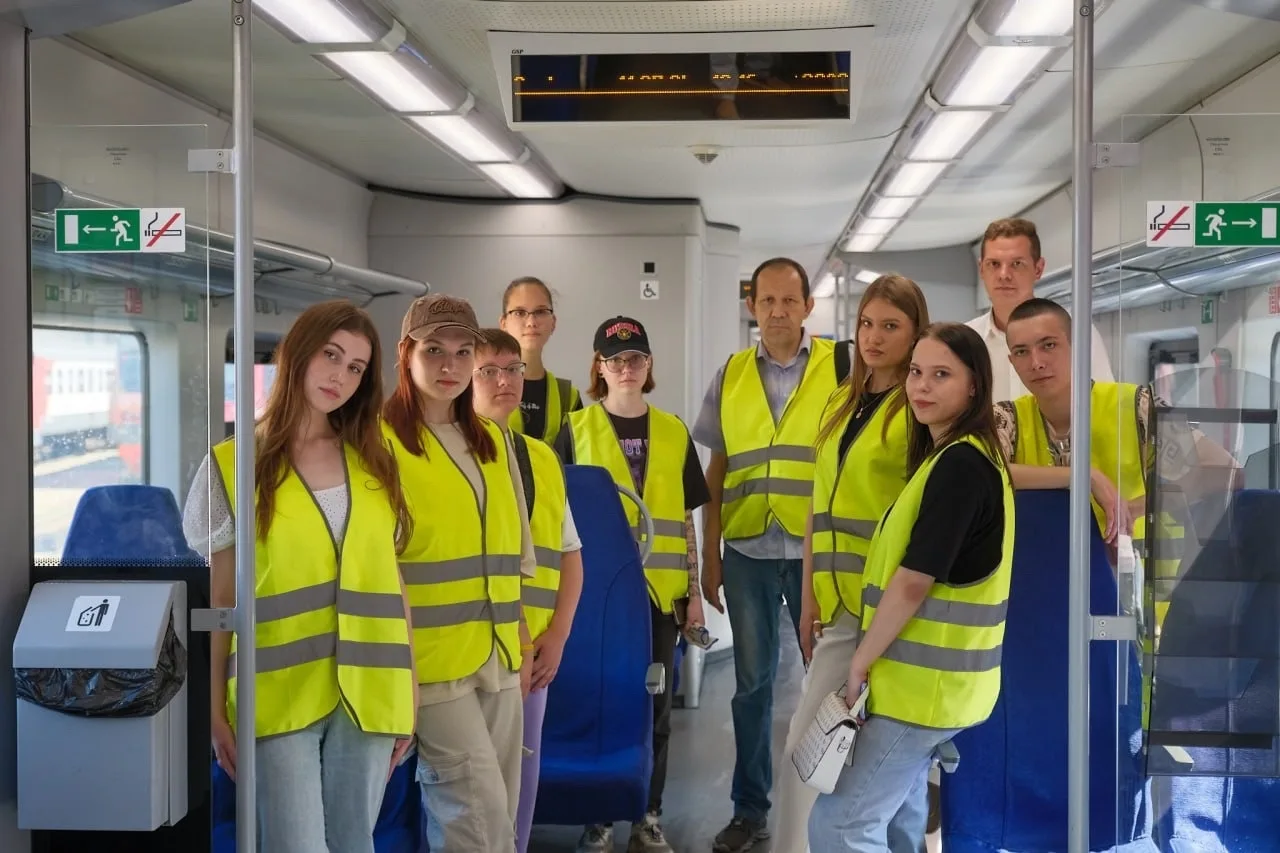🚂 Уважаемые машинисты и работники локомотивных бригад!🚂  Примите самые искренние поздравления с ваши